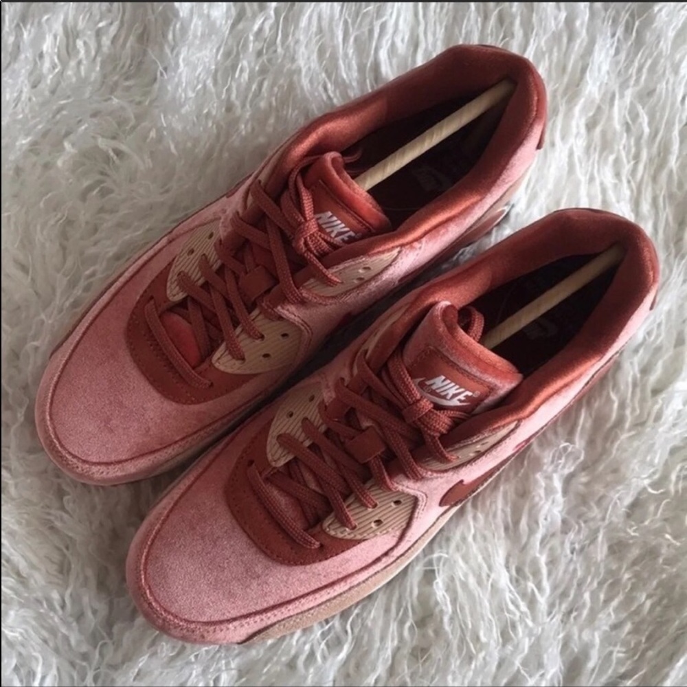 NWT Nike Air Max 90 LX Peach - Picture 5 of 8